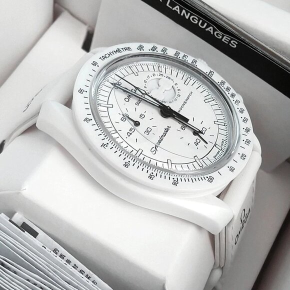 Swatch x Omega MoonSwatch Snoopy Moonphase Watch main image 4